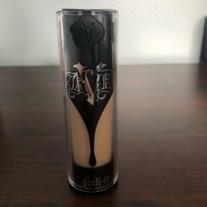 Kat Von D Lock-It Foundation